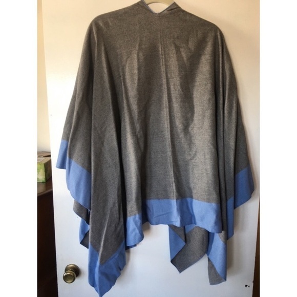 NWT OVERSIZED SHAWL WRAP BY Top It Off - Picture 3 of 3